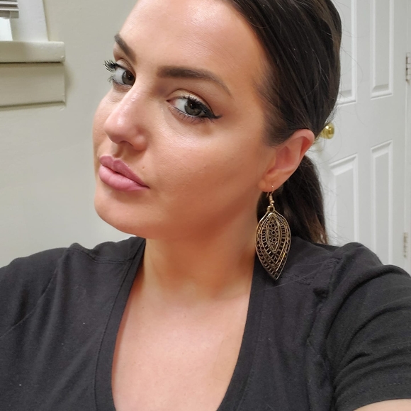 Meet your Posher, Kally - Picture 1 of 1